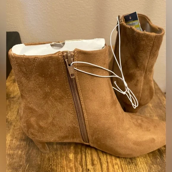 Universal Thread Taylor Kitten Heel Ankle Heel Boot Tan Size 8 New - Picture 4 of 5